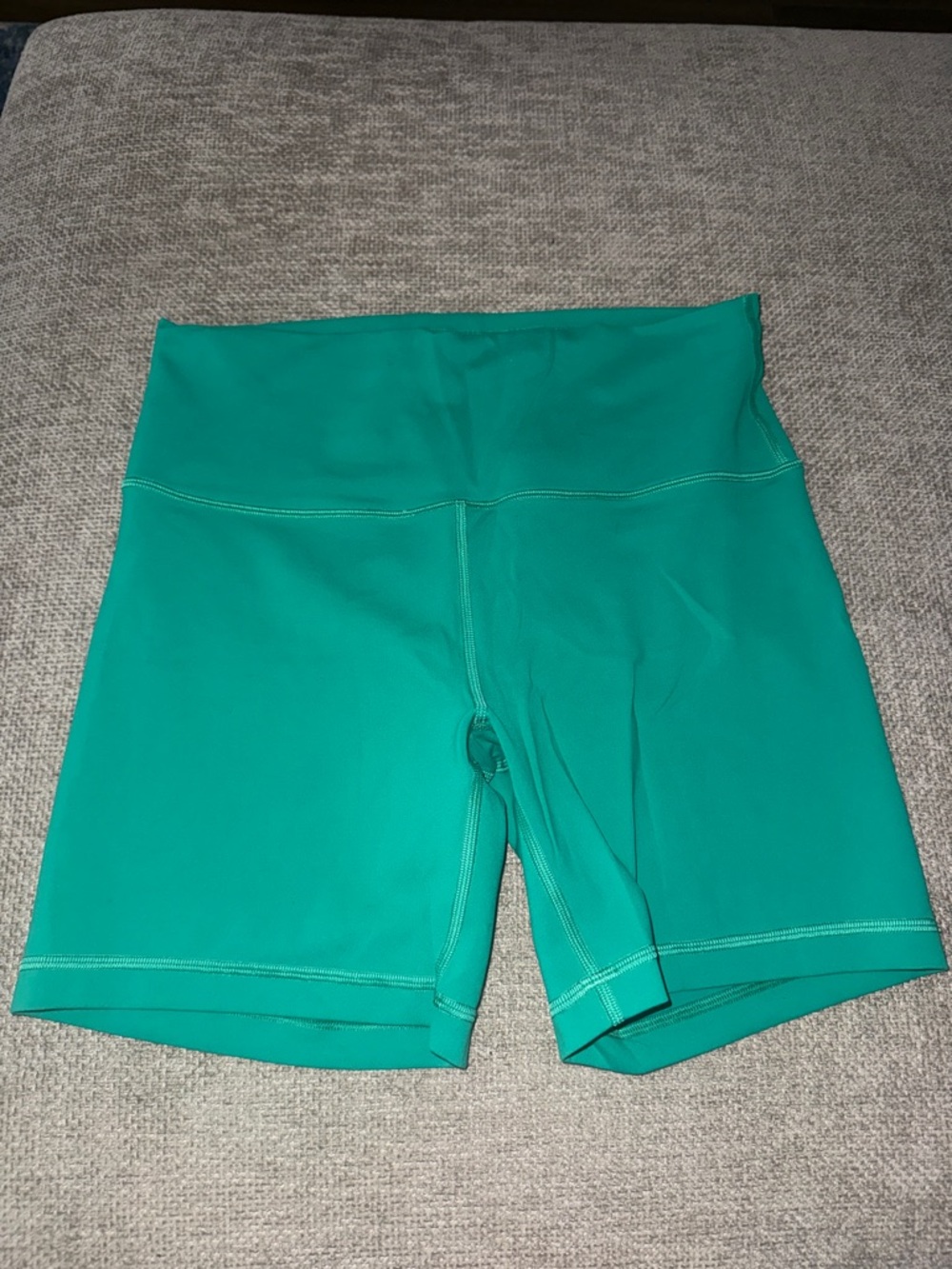 Lululemon 6 inch Wunder Train Short